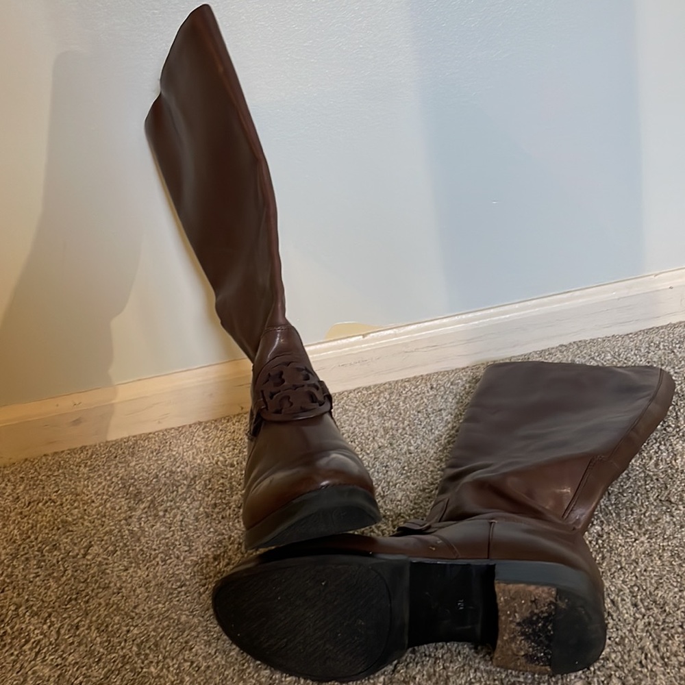 Lightly used Tory Burch shin high boots. - Picture 3 of 5